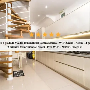 Apartment Centro Storico - Casa Con Wi-fi E 4 Posti Letto In Via Dei Tribunali, Naples